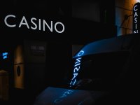 De invloed van casinogeluiden en -lichten op je speelgedrag